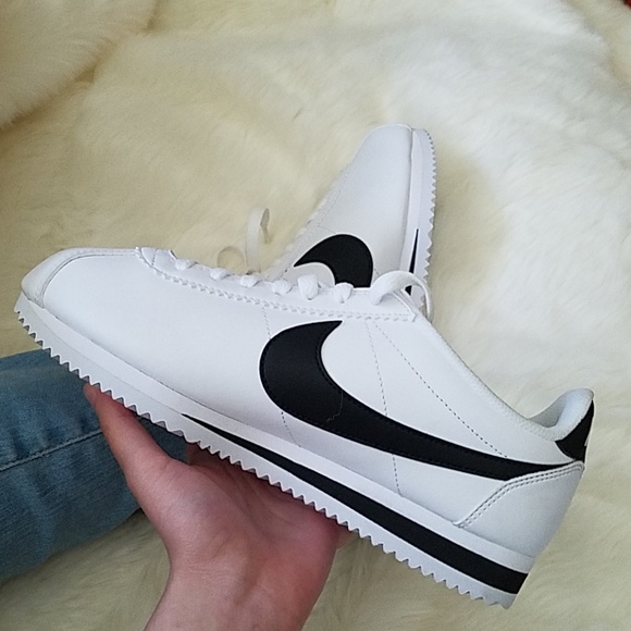 Nike Shoes - Nike Women's Classic Cortez Leather
